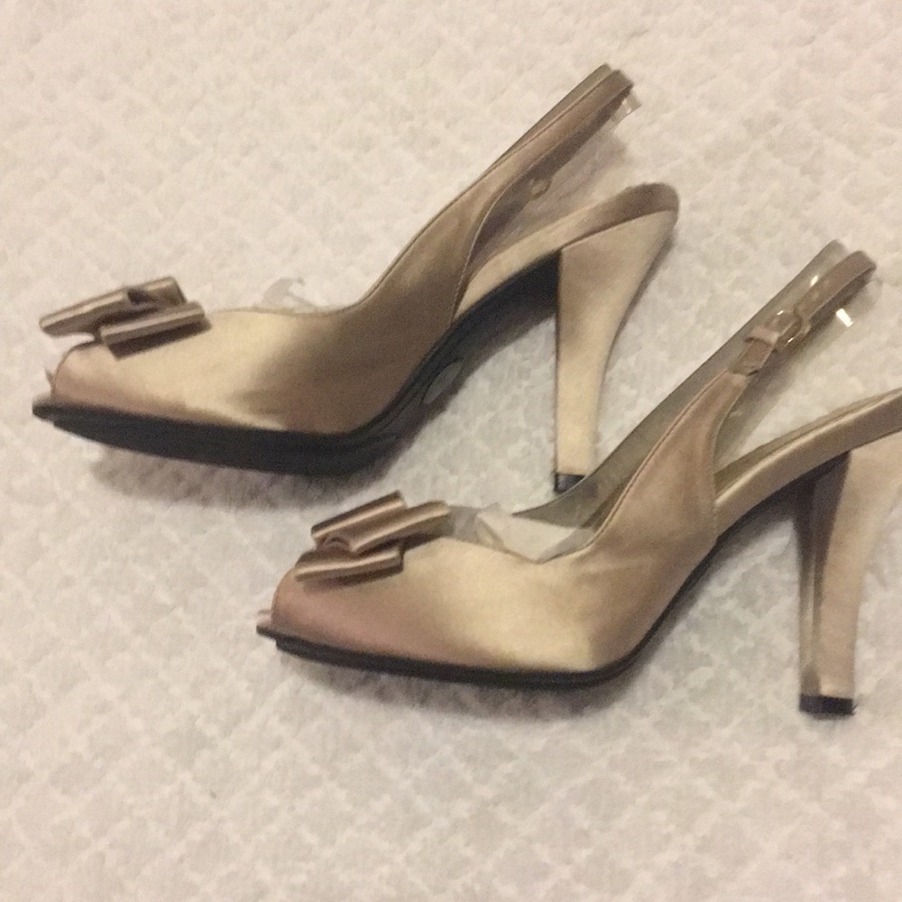 Shoes - Picture 4 of 7